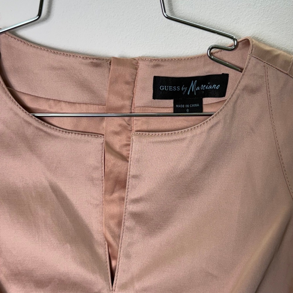 Guess by Marciano Blush Pink Satin Cap Sleeve Sheath Dress‎ Size 6 - Picture 2 of 7